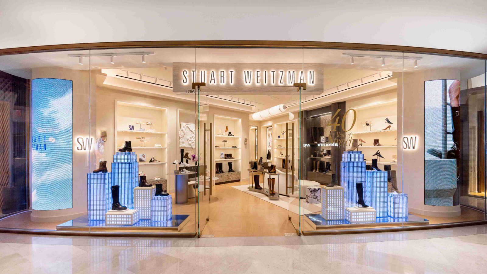 1790755498532525.jpg STUART WEITZMAN上海恒隆广场品牌旗舰店-1_副本.jpg